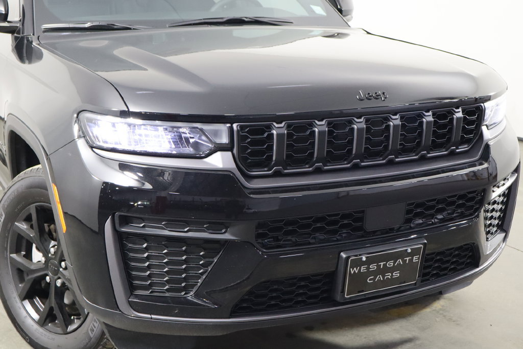 Used 2026 Jeep Grand Cherokee Altitude AWD/4WD image 48