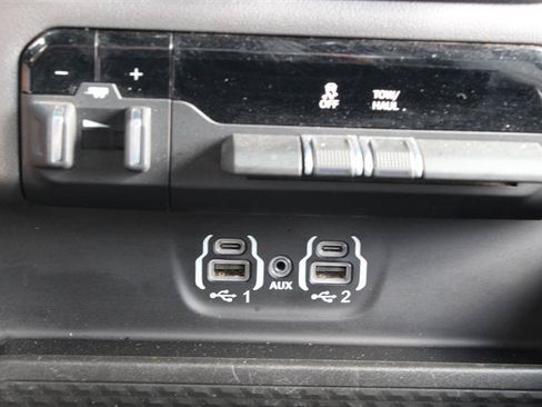 Used 2023 RAM 1500 Big Horn AWD/4WD image 25