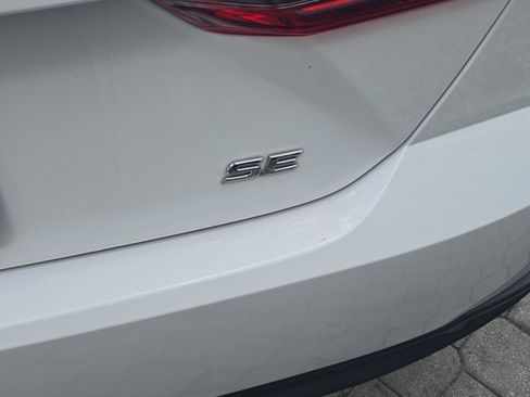 Used 2025 Toyota Camry SE image 8