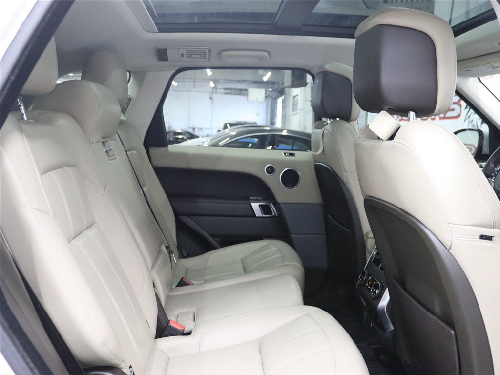 Used 2018 Land Rover Range Rover Sport HSE AWD/4WD image 24