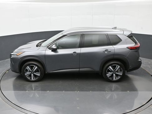 Used 2024 Nissan Rogue SL image 35