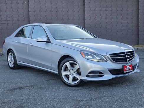Used 2014 Mercedes-Benz E 350 4MATIC Sedan image 3