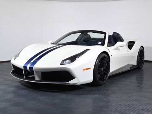 Used 2018 Ferrari 488 Spider RWD image 10