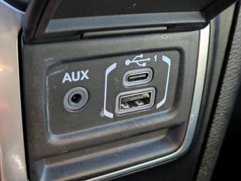 Used 2021 Jeep Wrangler Unlimited Sahara image 18