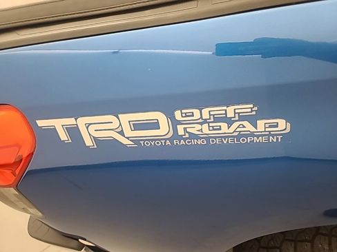 Used 2008 Toyota Tundra SR5 w/ TRD Off-Road Pkg AWD/4WD image 11