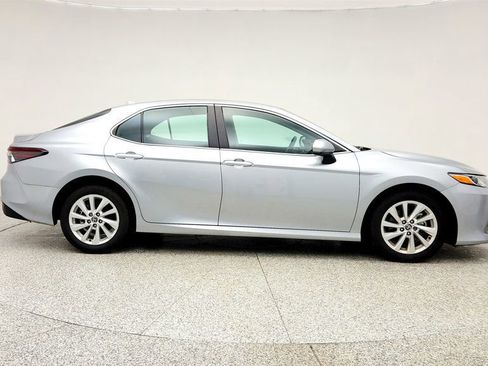Used 2023 Toyota Camry LE AWD/4WD image 4