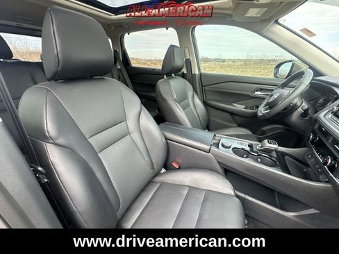 Used 2024 Nissan Rogue SV w/ SV Premium Package image 28