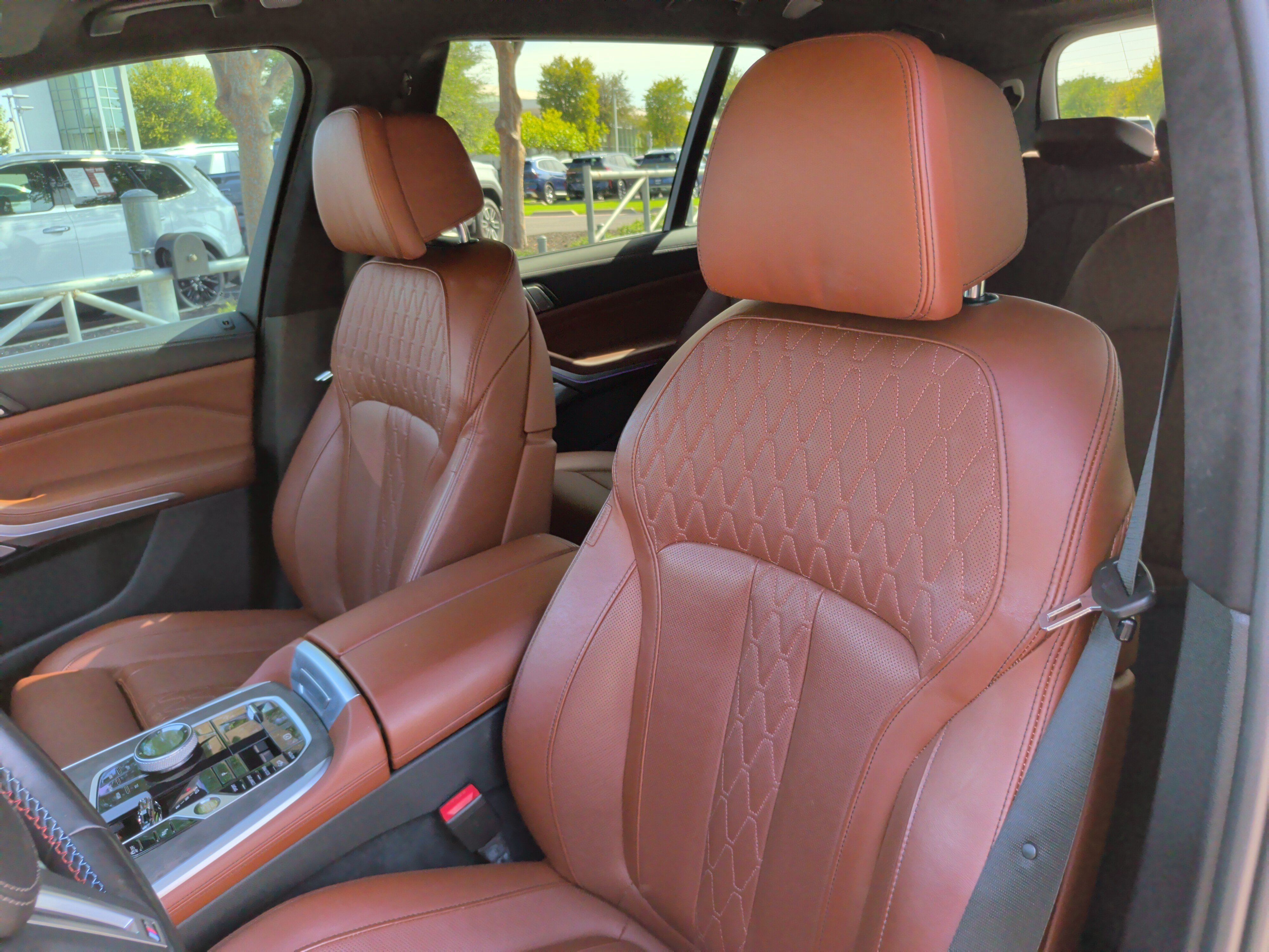 Used 2023 BMW X7 M60i w/ Executive Package AWD/4WD image 28