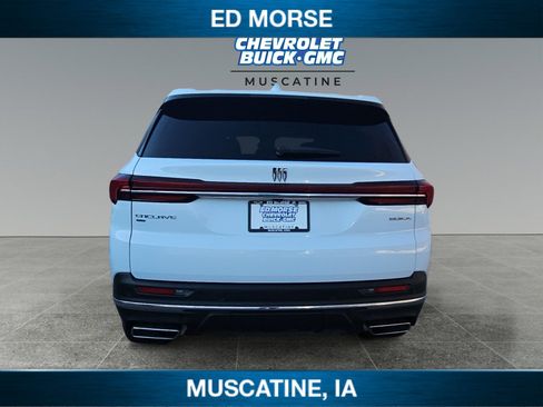 Used 2025 Buick Enclave Preferred image 4