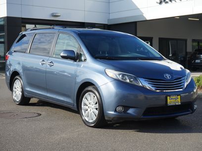 Used 2017 Toyota Sienna Limited Premium