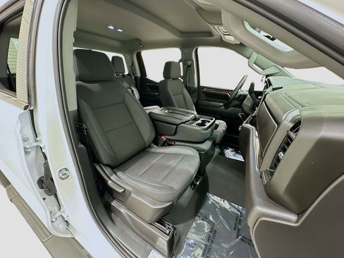 Used 2024 GMC Sierra 1500 Elevation image 28