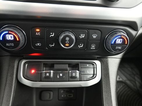 Used 2023 GMC Acadia SLT image 17