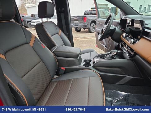 Used 2025 GMC Canyon AT4 w/ Nightfall Edition image 10