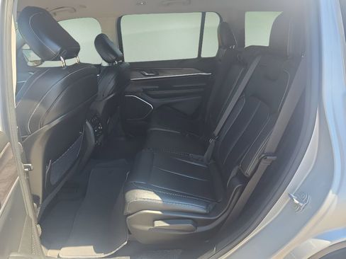 Used 2021 Jeep Grand Cherokee L Limited image 11