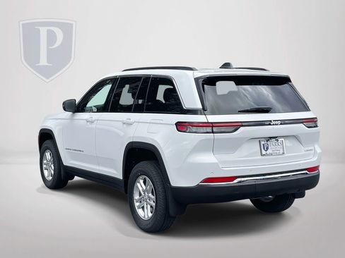 New 2025 Jeep Grand Cherokee Laredo w/ Luxury Tech Group I image 6