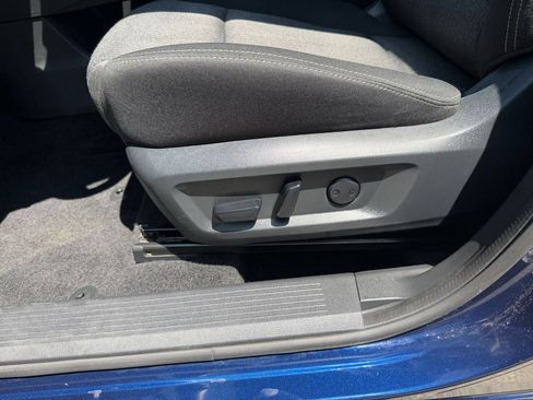 Used 2025 Nissan Rogue SV FWD image 22