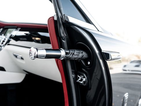 Used 2017 Rolls-Royce Dawn image 37