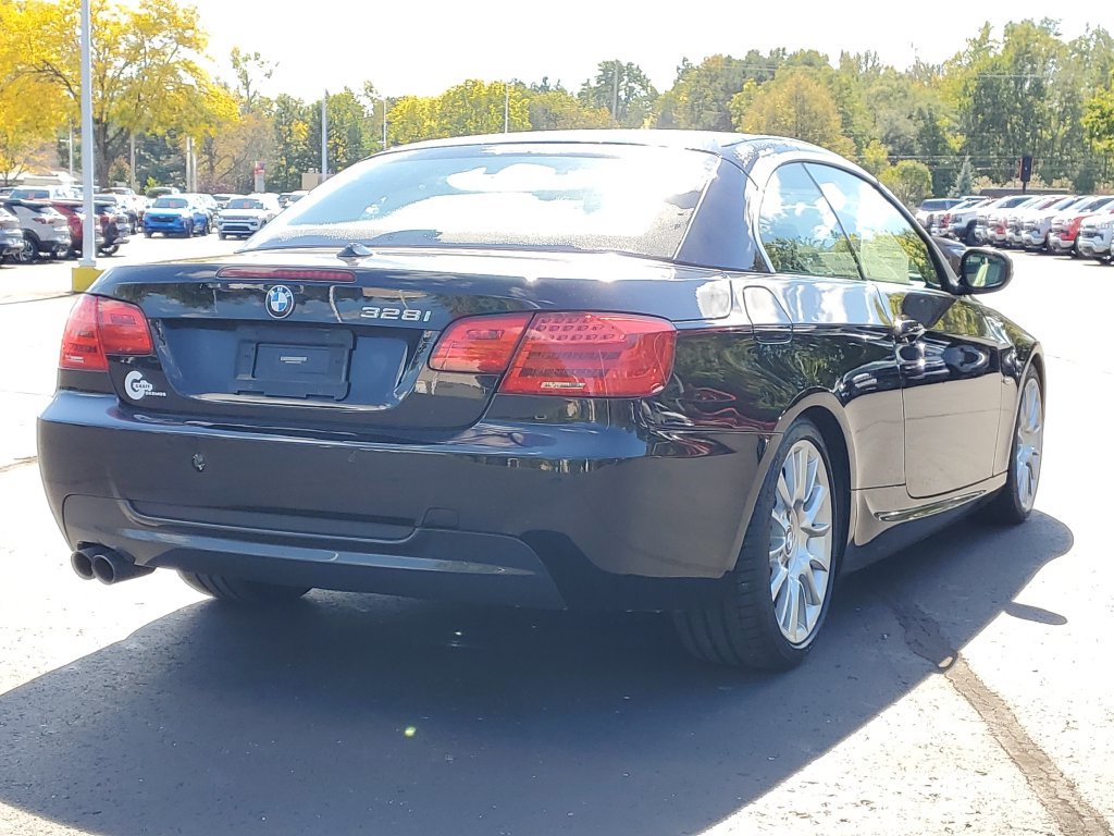 Used 2013 BMW 328i Convertible RWD image 3