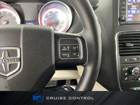 Used 2018 Dodge Grand Caravan SE w/ UConnect Hands-Free Group FWD image 22