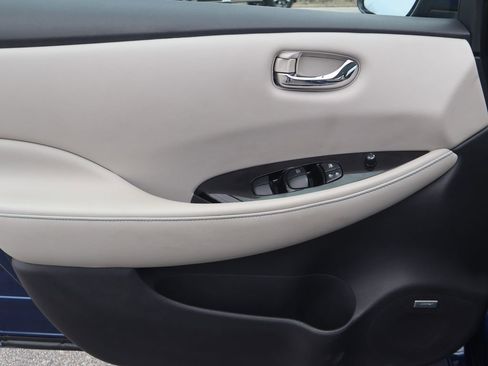 Used 2020 Nissan Leaf SL Plus image 18