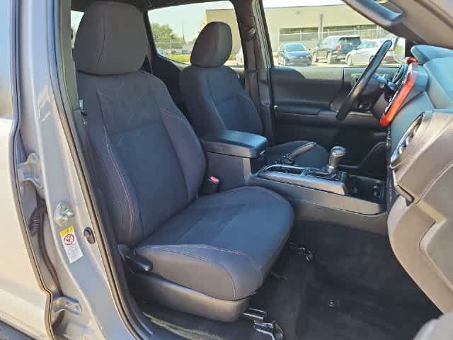 Used 2020 Toyota Tacoma TRD Sport w/ Technology Package AWD/4WD image 18