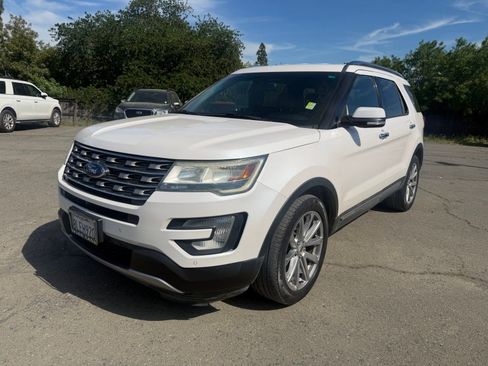 Used 2016 Ford Explorer Limited image 1