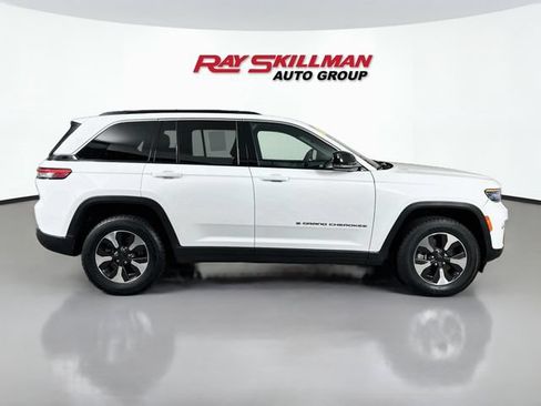 Used 2024 Jeep Grand Cherokee Limited 4xe AWD/4WD image 8