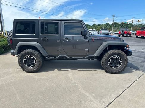 Used 2016 Jeep Wrangler Unlimited Rubicon AWD/4WD image 4