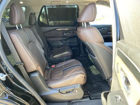 Used 2025 Honda Pilot Elite image 14