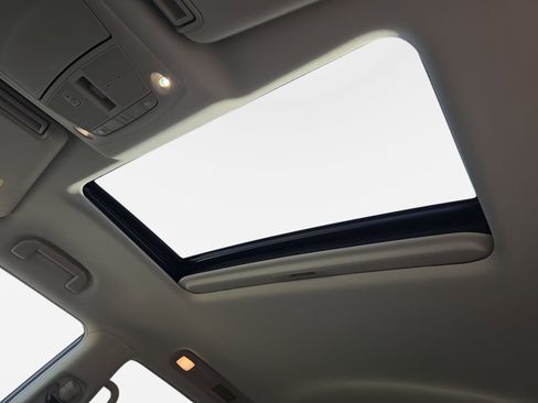 Used 2021 Nissan Armada Platinum w/ Captain's Chairs Package image 29