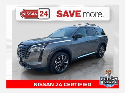 New 2026 Nissan Pathfinder Platinum w/ Cargo Package