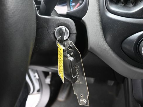 Used 2019 Chevrolet Colorado W/T image 21