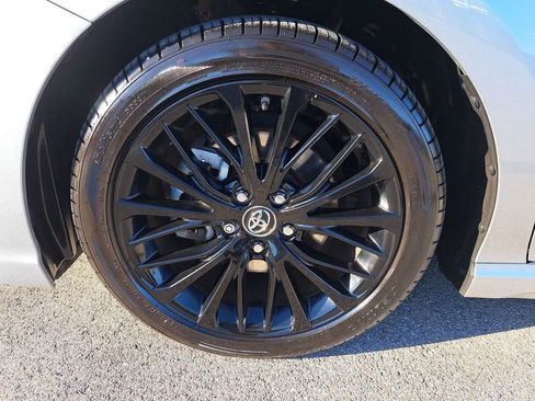 Used 2019 Toyota Camry SE image 11