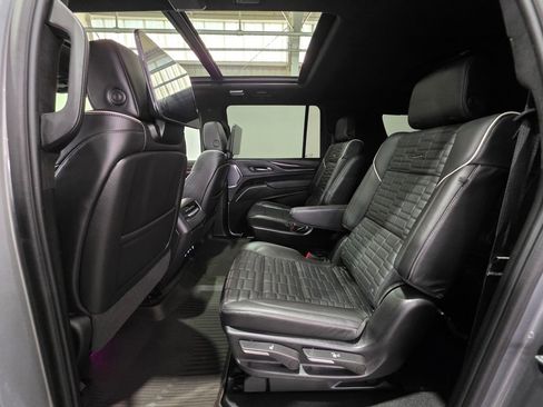 Used 2023 Cadillac Escalade ESV Sport Platinum w/ LPO, ONYX Package AWD/4WD image 20
