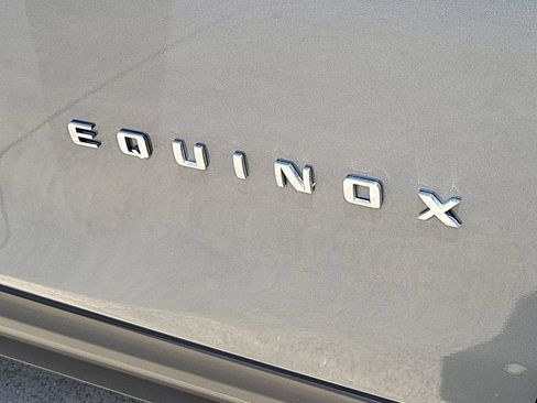 Used 2023 Chevrolet Equinox LT FWD image 30