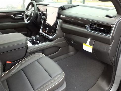 New 2026 GMC Yukon XL Elevation image 25