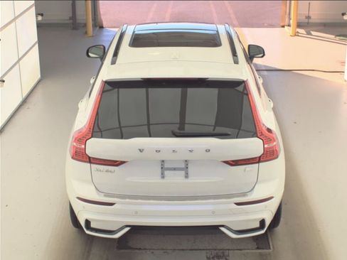 Certified 2024 Volvo XC60 T8 Plus w/ Protection Package Premier AWD/4WD image 23