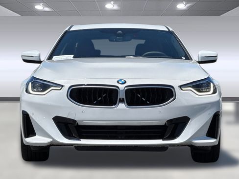 Used 2025 BMW 230i Coupe w/ Premium Package image 5