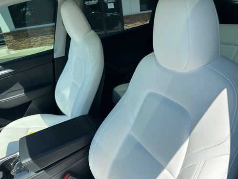 Used 2023 Tesla Model Y Performance AWD/4WD image 2