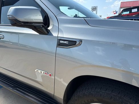 Used 2024 GMC Yukon AT4 w/ Technology Package AWD/4WD image 5