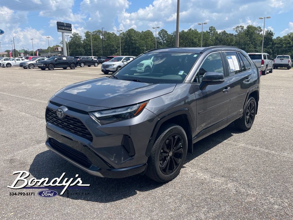 Used 2024 Toyota RAV4 SE w/ Convenience Package AWD/4WD image 3