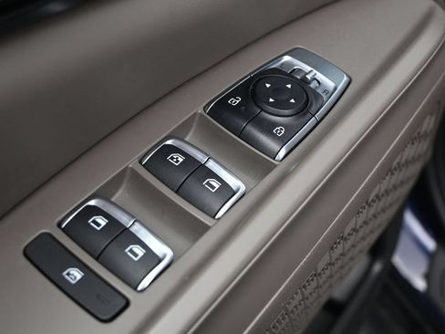 Used 2026 Kia Carnival FWD image 15