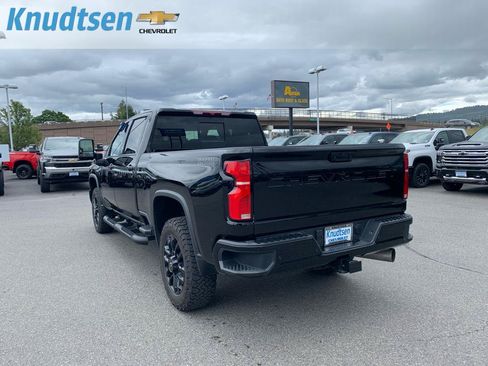 Used 2025 Chevrolet Silverado 2500 LTZ w/ Trail Boss Package AWD/4WD image 5