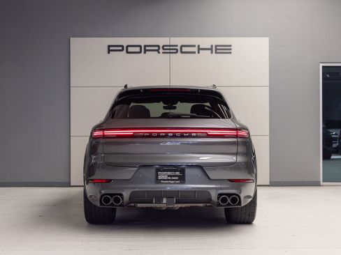Certified 2025 Porsche Cayenne image 6