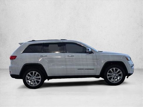 Used 2017 Jeep Grand Cherokee Limited image 4