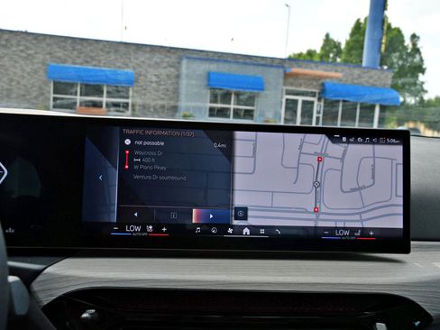 Used 2025 BMW 330i Sedan image 23