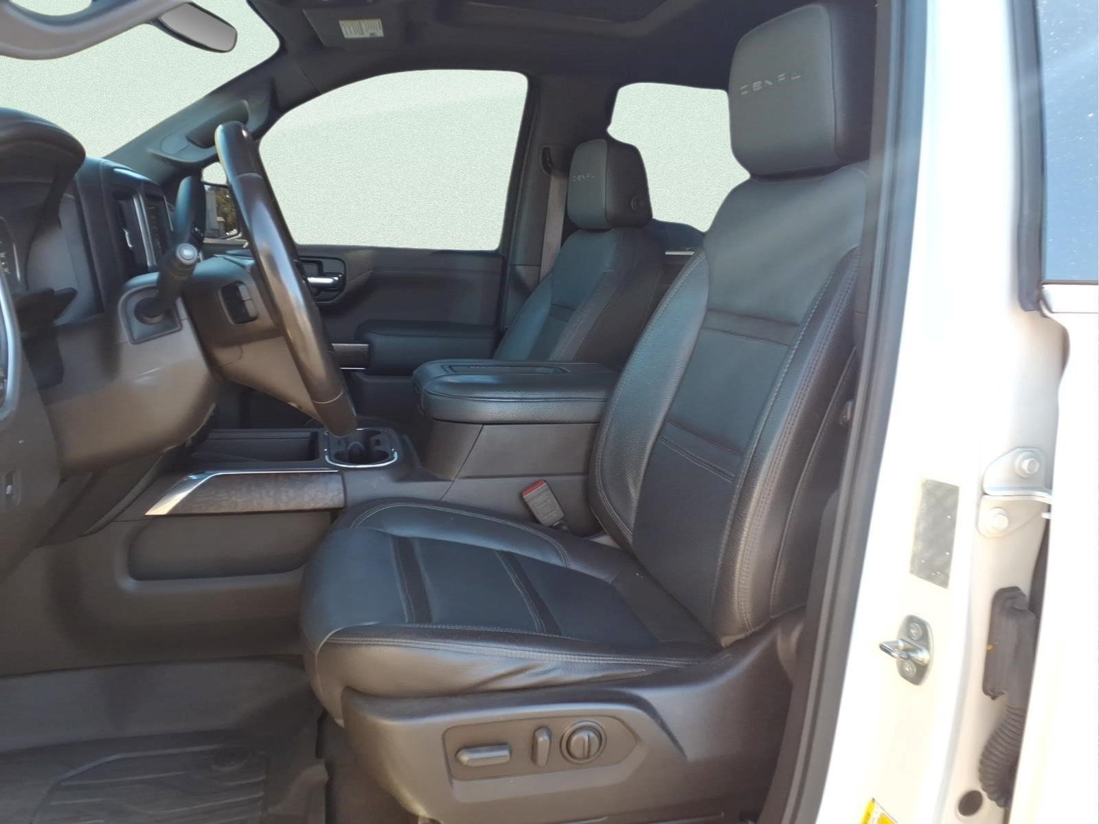 Used 2019 GMC Sierra 1500 Denali w/ Denali Ultimate Package AWD/4WD image 19