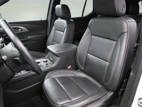 Certified 2023 Chevrolet Traverse LT FWD image 21