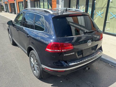 Used 2015 Volkswagen Touareg VR6 AWD/4WD image 4