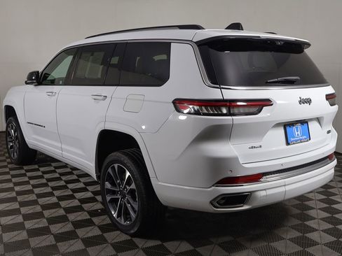 Used 2023 Jeep Grand Cherokee L Overland w/ Advanced Protech Group III AWD/4WD image 15